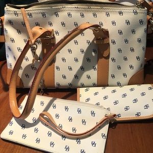 Dooney & Bourke purse